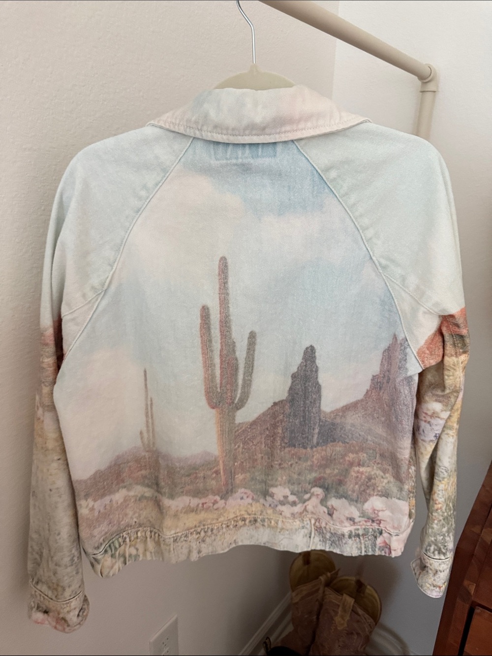 BLANK NYC Desert Print Jean Jacket in Pastel Multi - Women's - Picture 3 of 3
